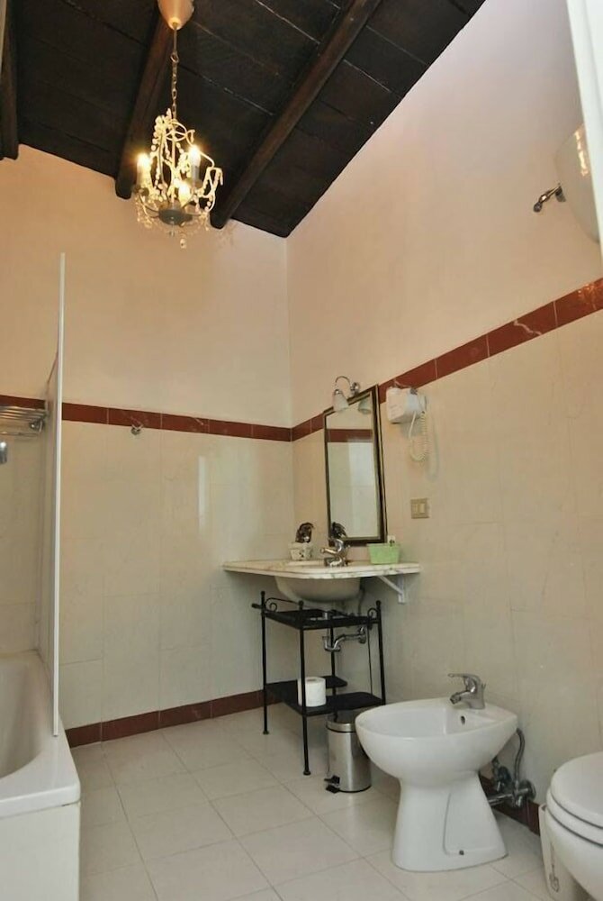 Фото 95 Rooms in Rome