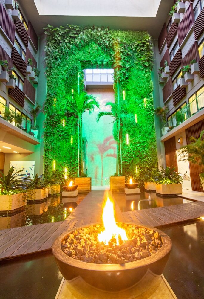 Фото Апартаменты The Fives Downtown Hotel & Residences, Curio Collection by Hilton