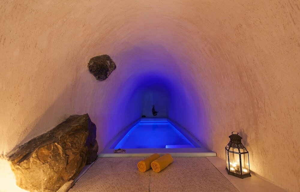 Фото Abyssanto Suites & SPA