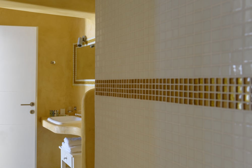 Фото Abyssanto Suites & SPA