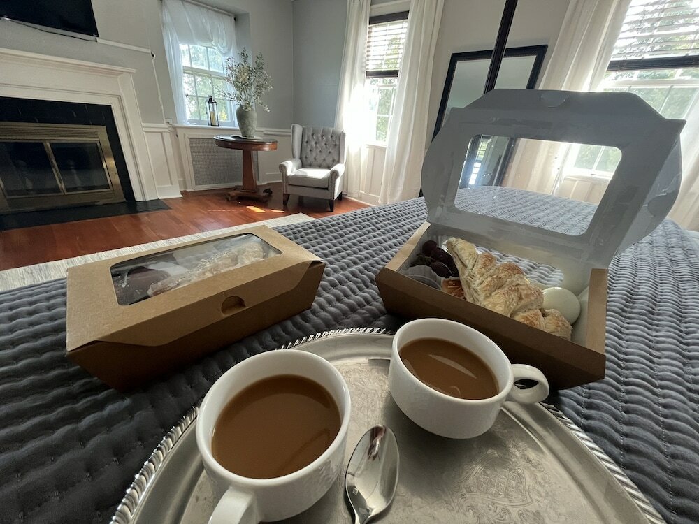 Фото Valcour Inn & Boathouse