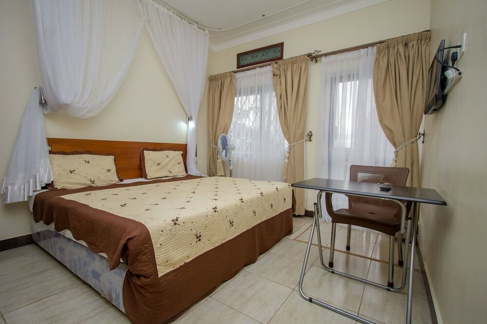 Фото Kanfi Hotel