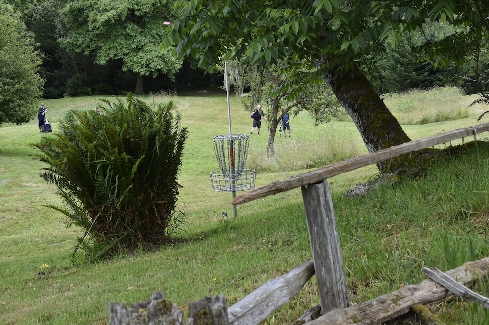 Фото Lucky Mud Inn and Disc Golf Resort