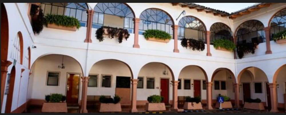 Фото отеля 2