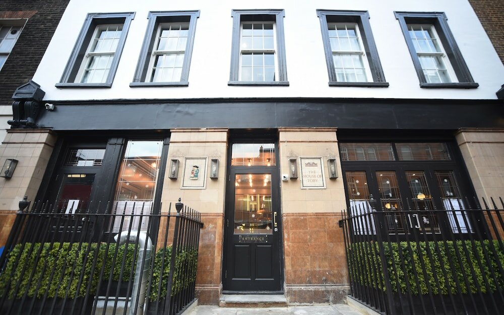 Фото The House of Toby