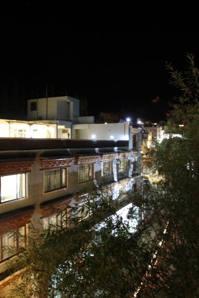 Фото Tih Hotel Chonjor Residency