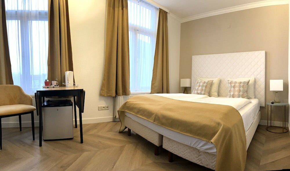 Фото Hotel van Oppen