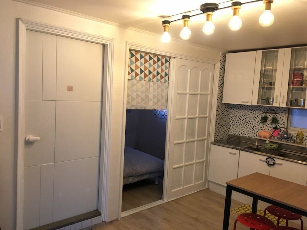 Фото Kiki House 2 Hongdae Stn