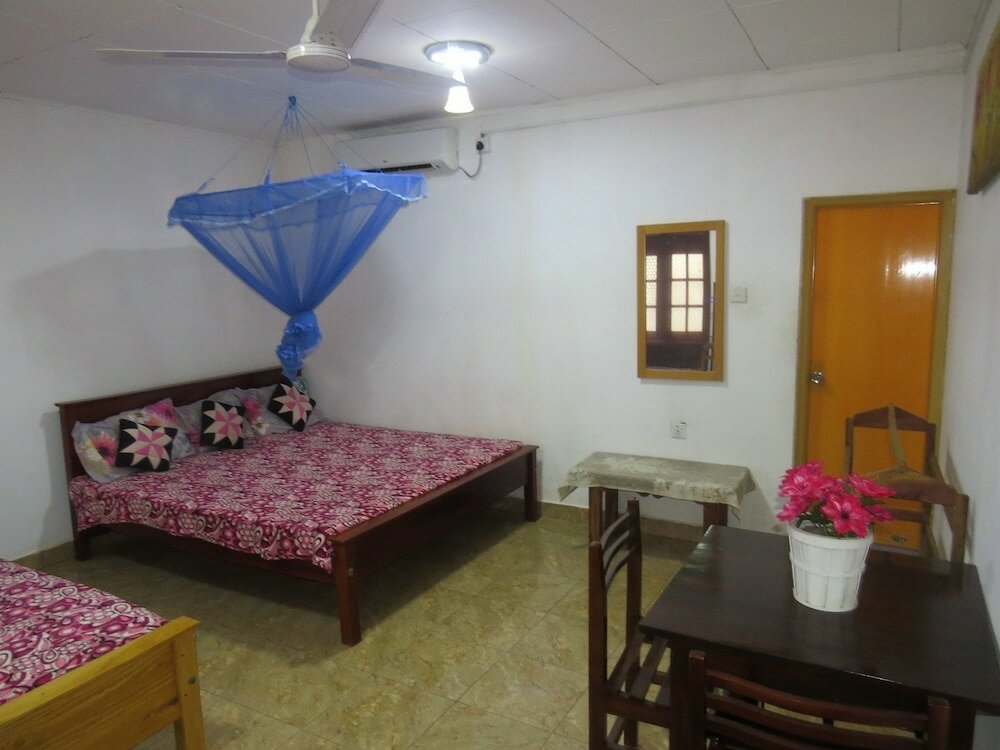 Фото Thisara Guest Hotel Rooms
