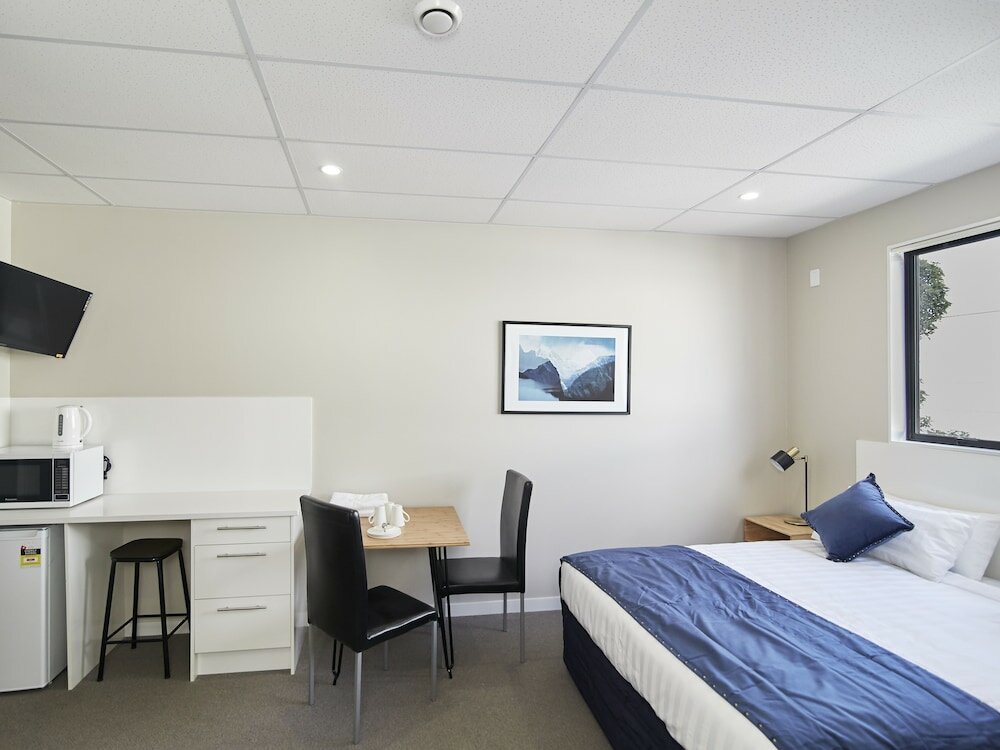 Фото Three Palms Lodge