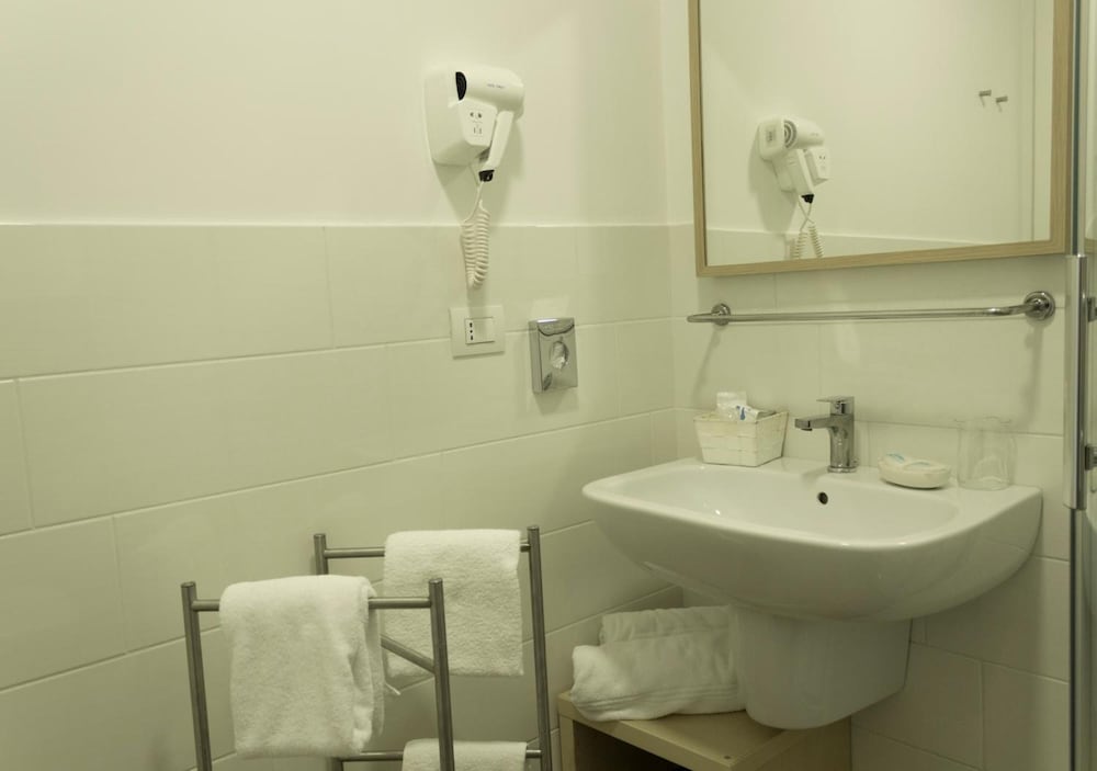 Фото Rooms Stazione Centrale