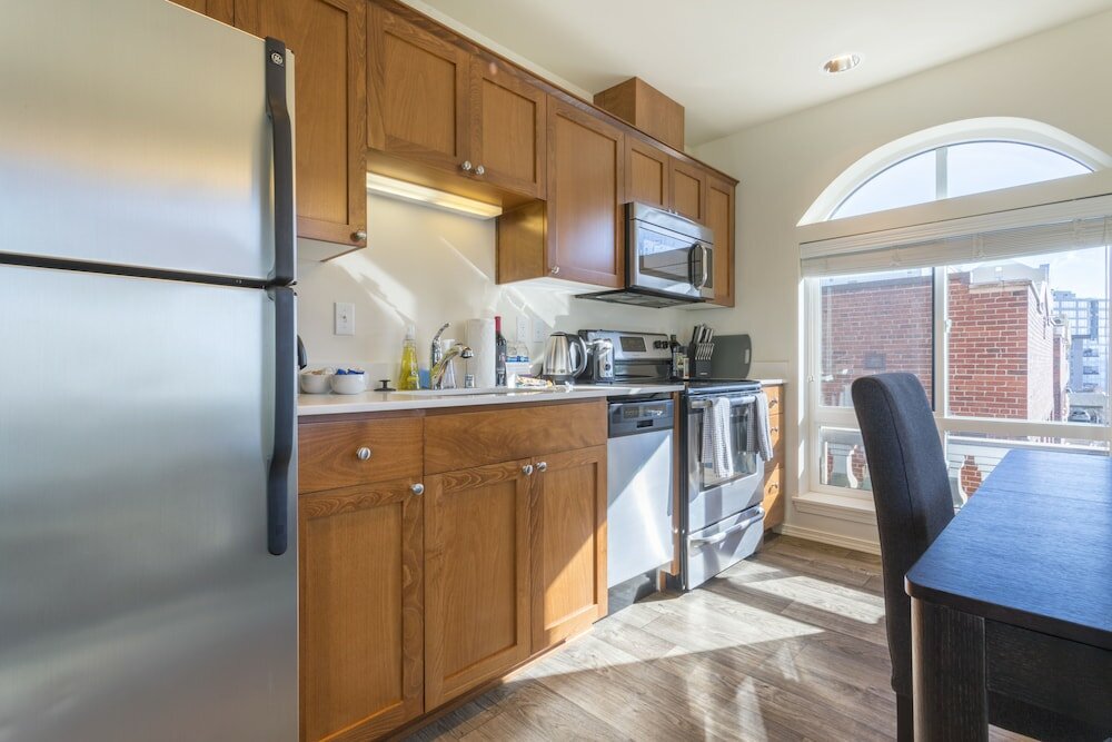 Фото Domicile Suites at Elliott Bayview