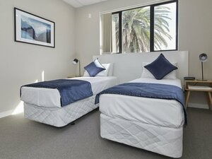 Гостиница Three Palms Lodge