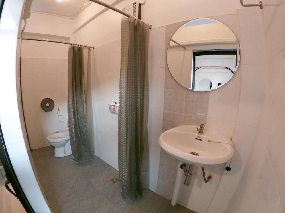 Фото Sleepaholic Hostel