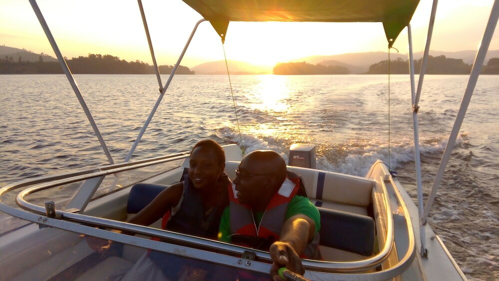 Фото Lake Bunyonyi Rock Resort