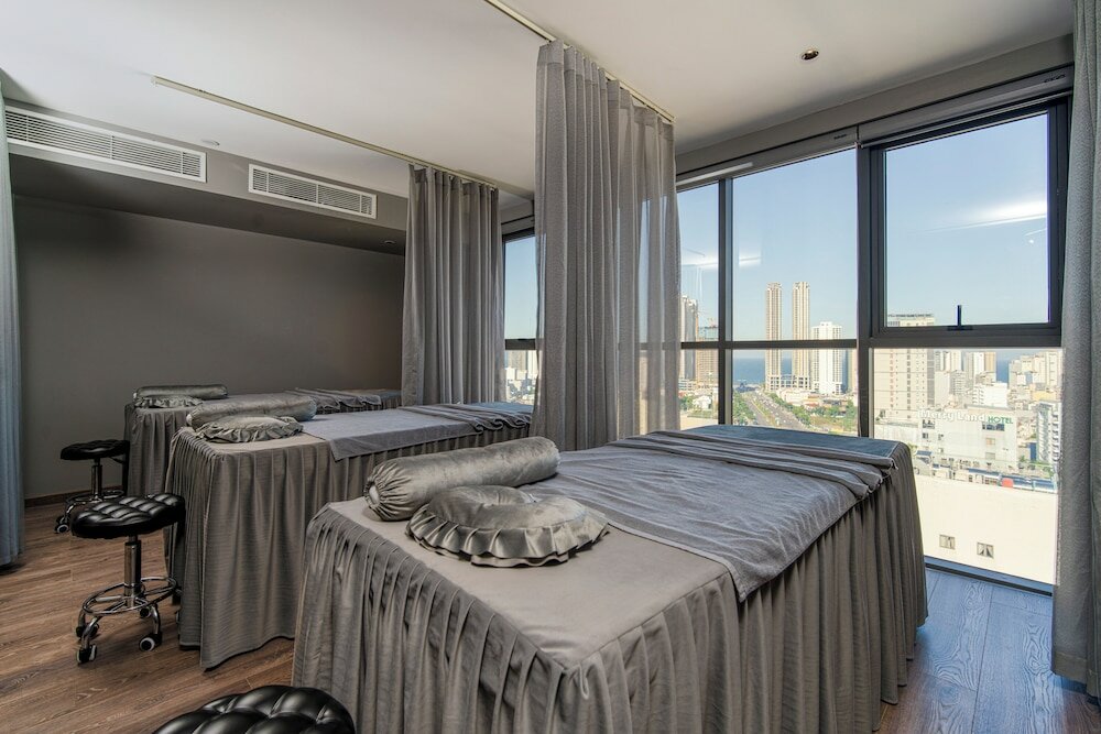 Фото Luxtery Hotel