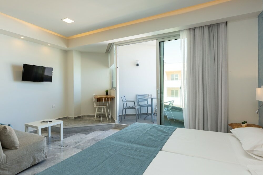 Фото Meltemi Coast Suites