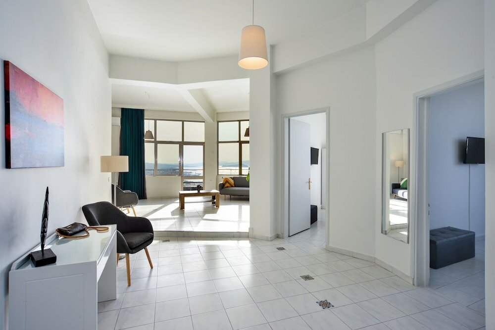 Фото Loucerna Suites Chania