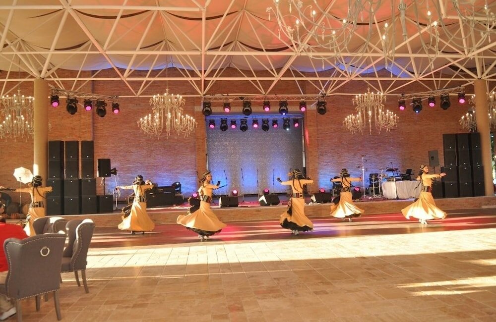 Фото Ambassadori Hotel