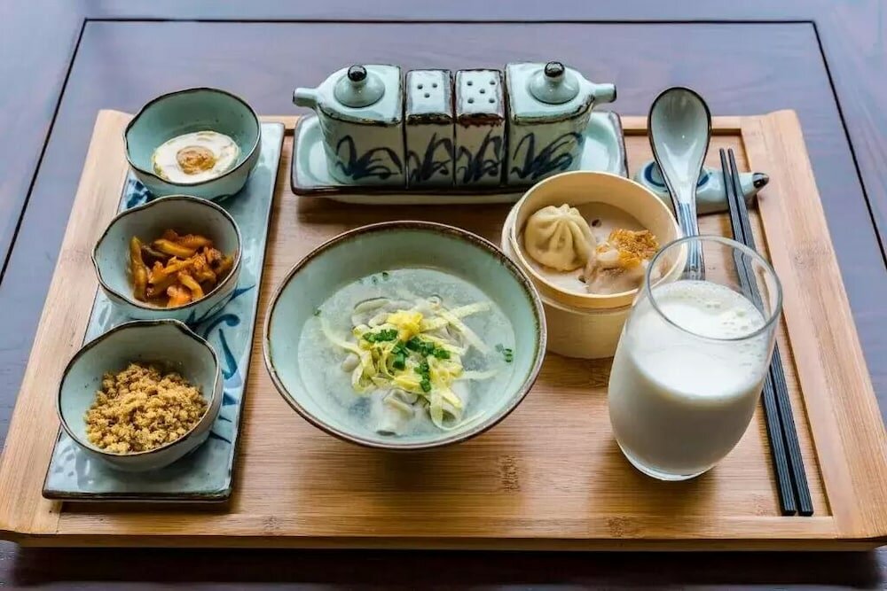 Фото Graceland Garden Court Hotel