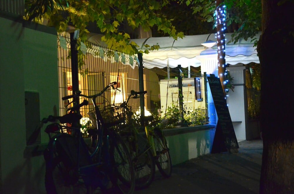 Фото Petit Hotel