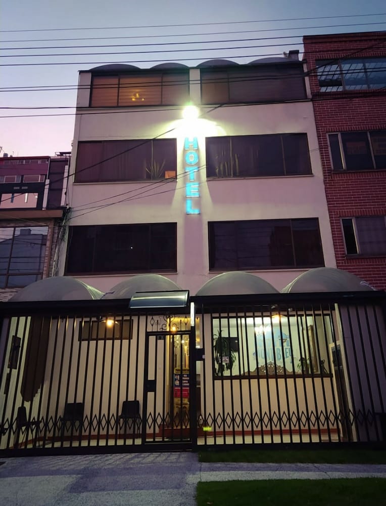 Фото отеля 2