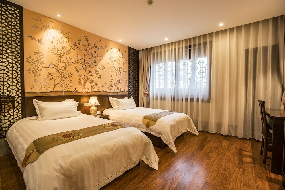 Фото Graceland Garden Court Hotel