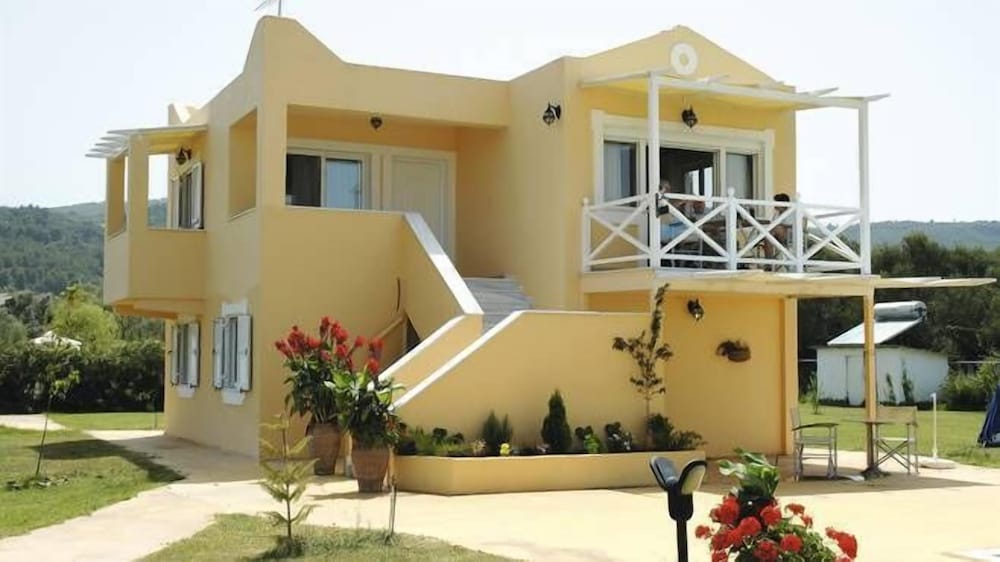 Фото Gyra Villas