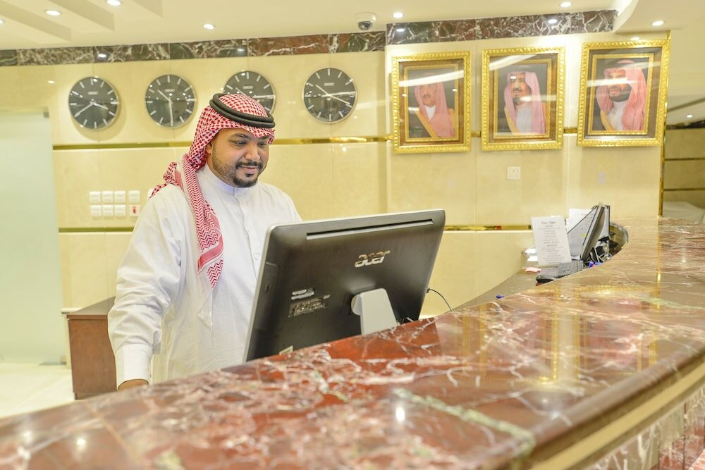 Фото Crown Town Hotel