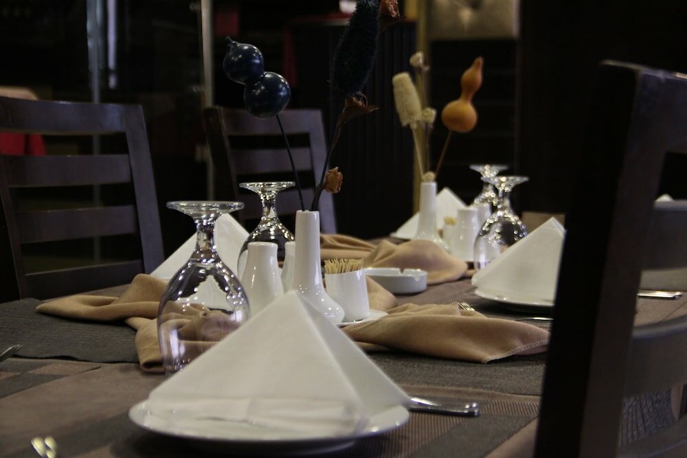 Фото Jawabreh Hotel & Suites