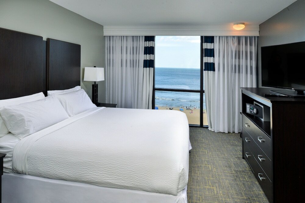 Фото Four Points by Sheraton Virginia Beach Oceanfront