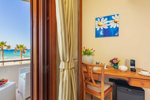 Внешний вид отеля Hotel Mira Spiaggia в Сан-Вито-Ло-Капо, фото 5