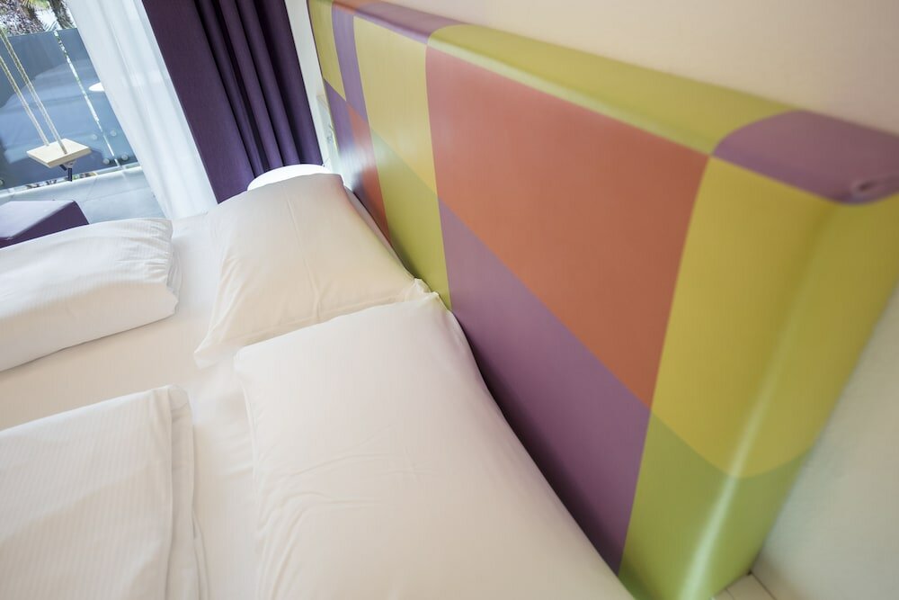 Фото Holiday IV Gardan