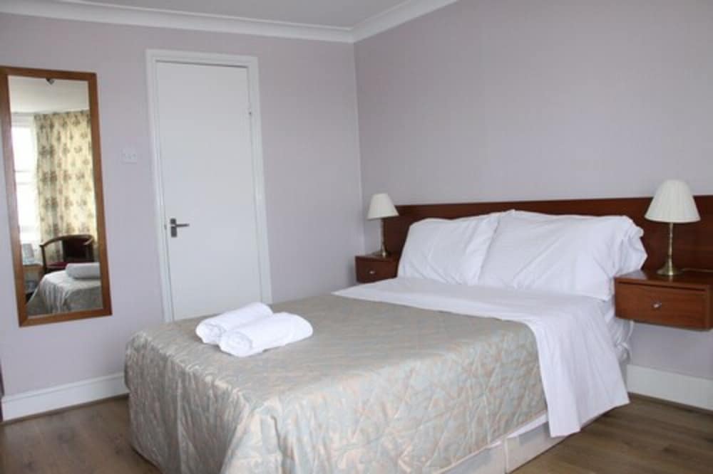 Фото Ambassador Hotel