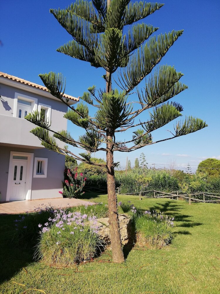 Фото Astra Village Hotel Suites