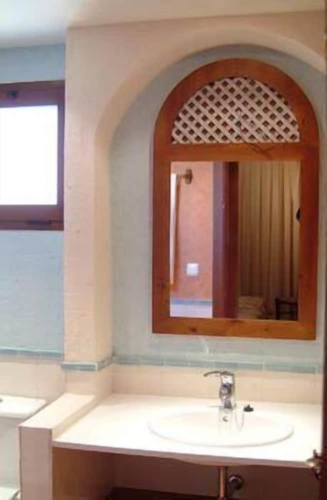 Фото Aparthotel La Espadaña