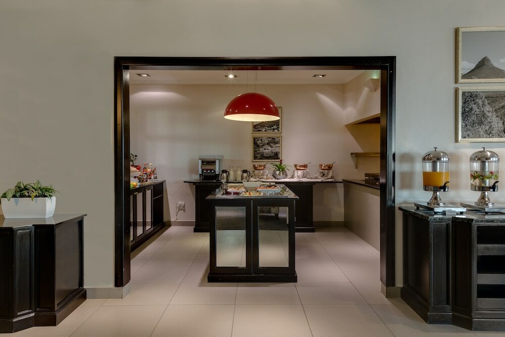 Фото Protea Hotel by Marriott Cape Town Tyger Valley