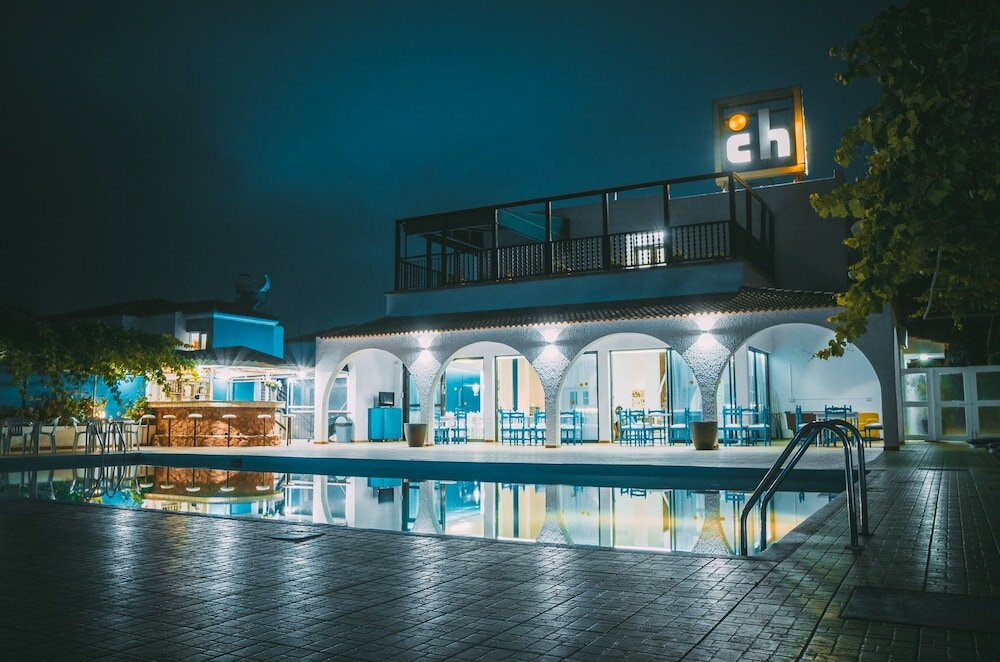 Фото отеля 1