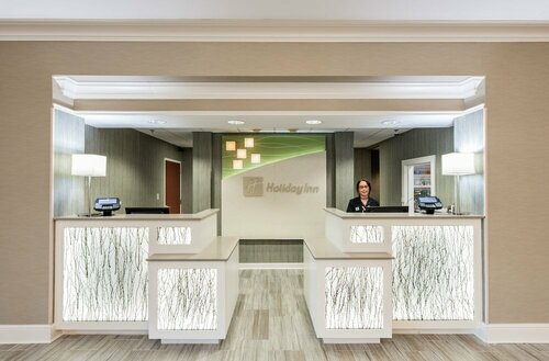 Гостиница Holiday Inn & Suites Lake City, an Ihg Hotel