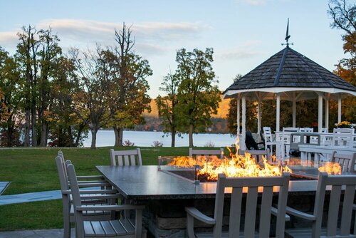 Гостиница Fort William Henry Hotel and Conference Center