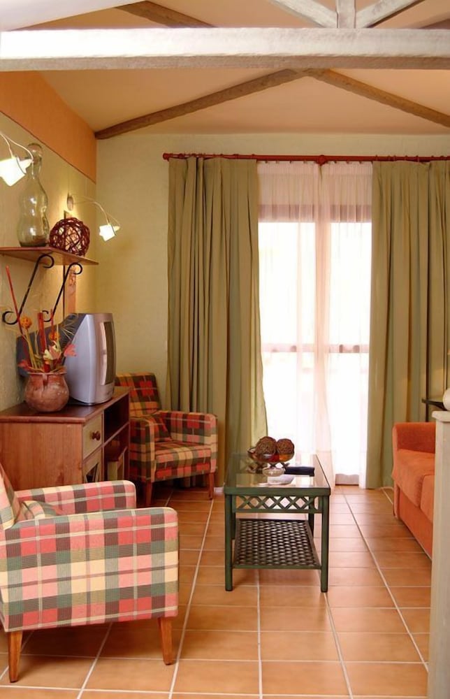 Фото Aparthotel La Espadaña