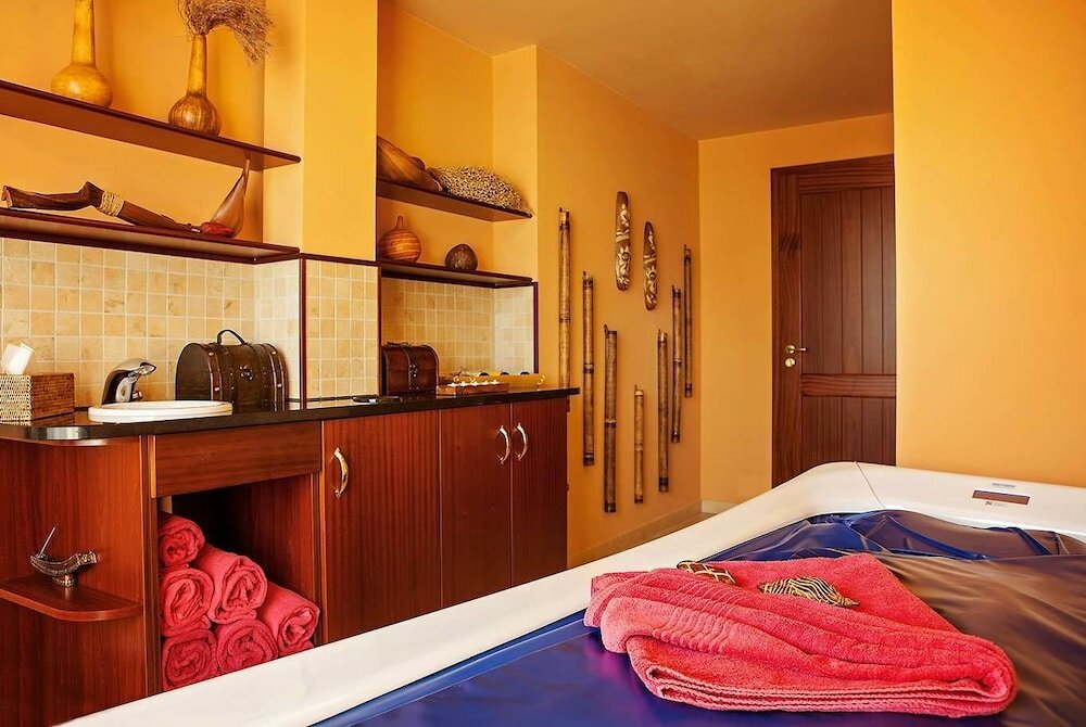 Фото Yachthafenresidenz Hohe Düne