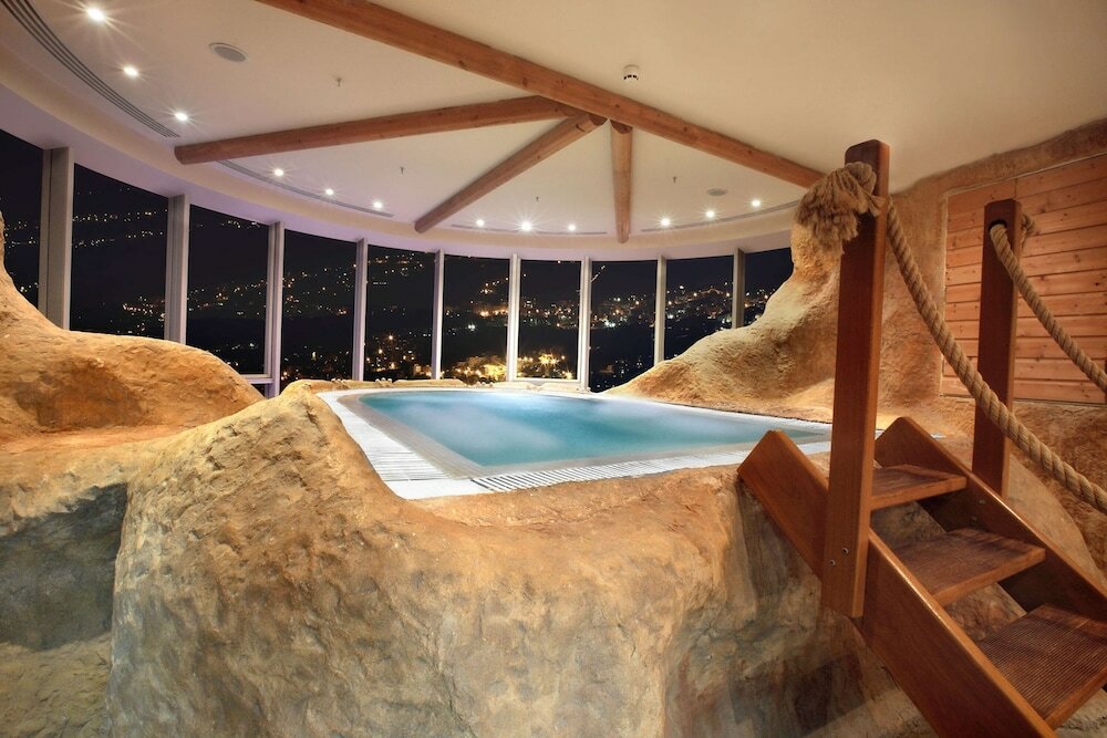 Фото Hilton Beirut Habtoor Grand