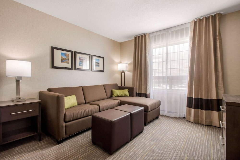 Фото Comfort Inn & Suites