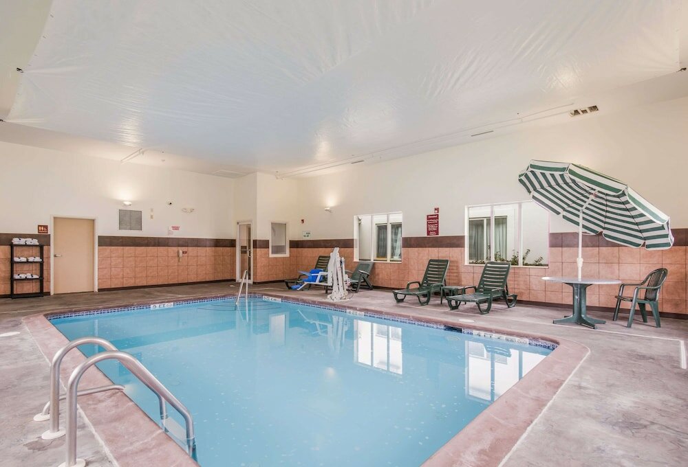 Фото Sleep Inn & Suites