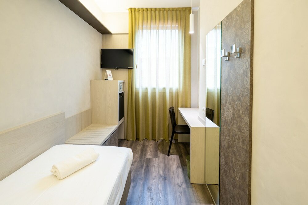 Фото Hotel Des Etrangers