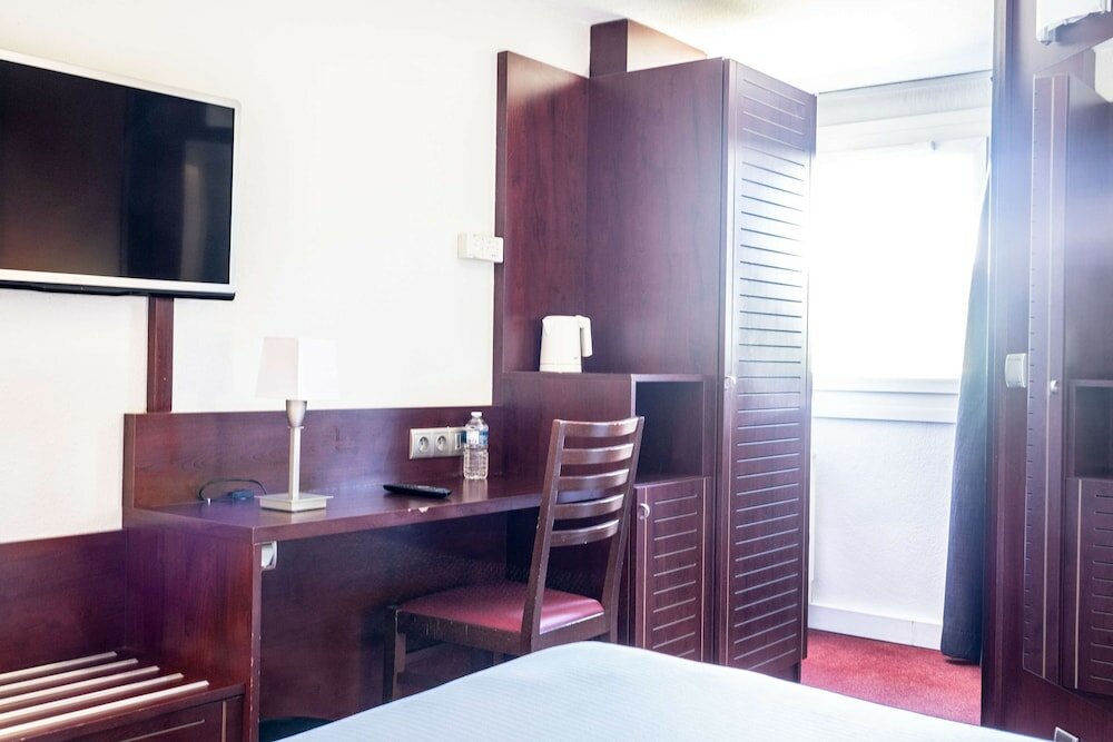 Фото Kyriad Bordeaux- Lormont