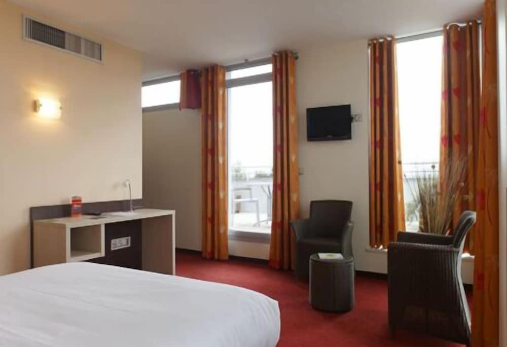 Фото Hostellerie Saint Vincent Beauvais Aéroport