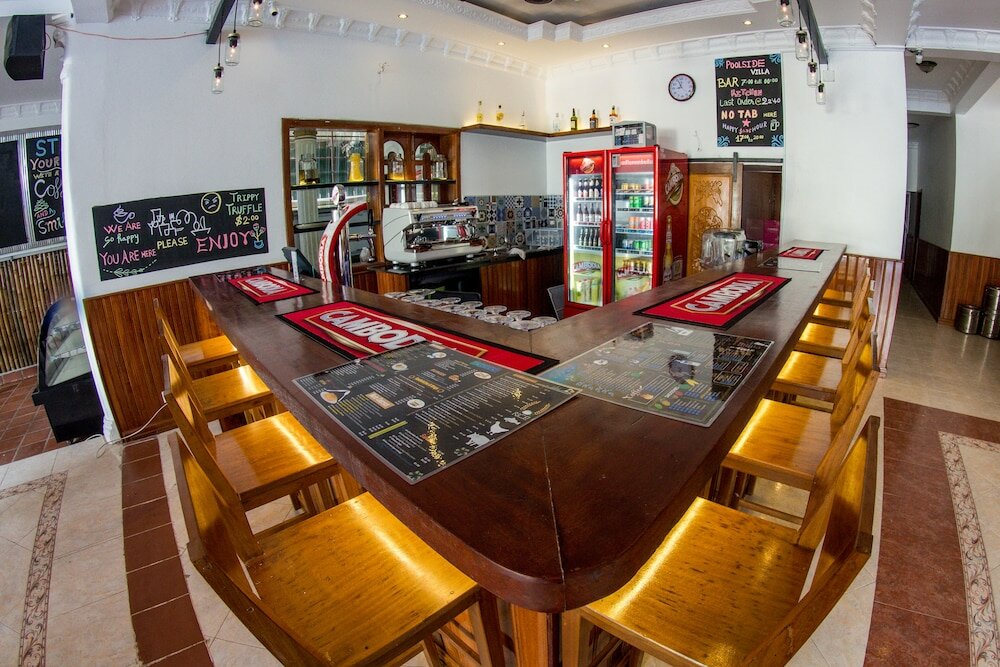 Фото Poolside Villa - Hostel