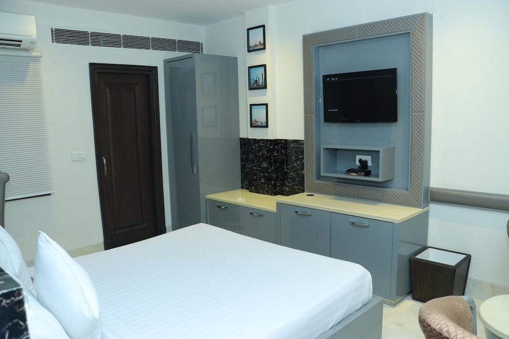 Фото Hotel Nagpal Regency